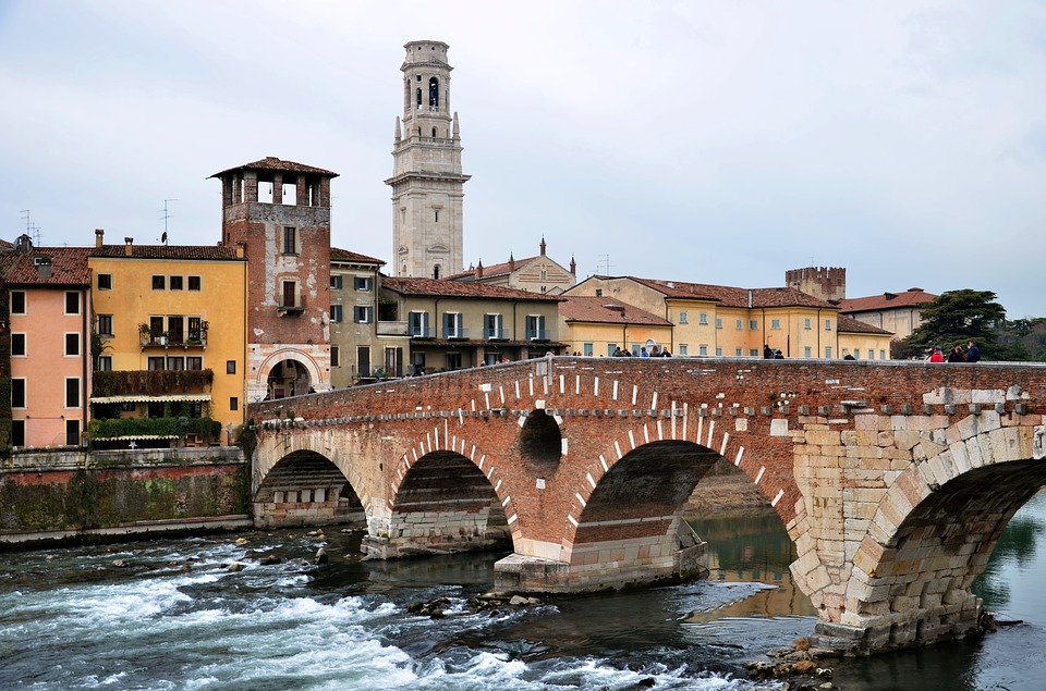 Verona_Adige_Ponte di Pietra